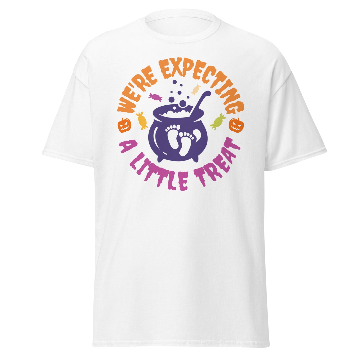 Wir erwarten eine kleine Überraschung, ein weiches T-Shirt aus schwerer Baumwolle im Halloween-Design