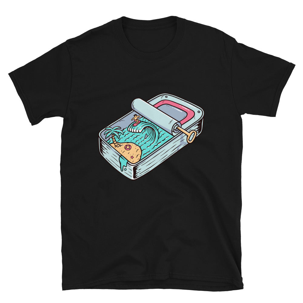 Blick auf den Strand in Sardinenkonserven. Passgenaues Unisex-Softstyle-T-Shirt